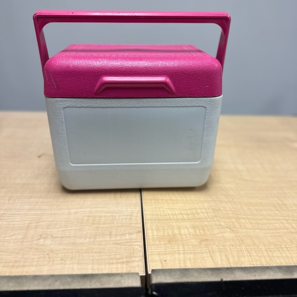 VTG 1990 Rubbermaid Totally‎ Hot! Tote 6 Cooler 1.5 Gal Pink/White Retro 90s - Picture 4 of 11